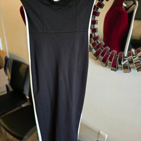 Impressive Edge Black Color Block Strapless Midi Dress - Picture 4 of 6